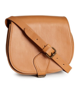 hm saddle style bag in beige 17.95